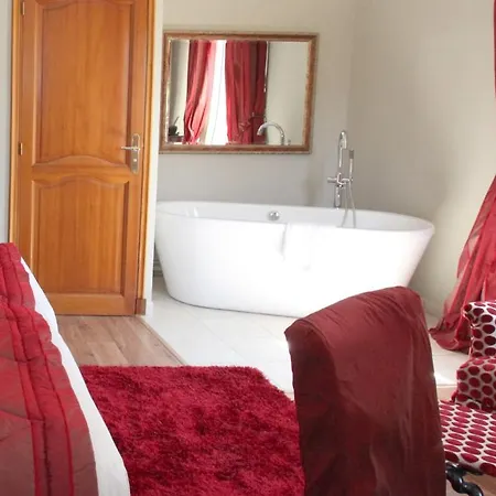 Couette-café Saint Graal 3*