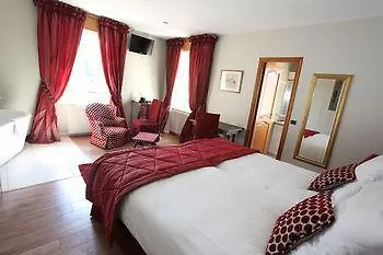 Couette-café Saint Graal 3*