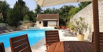 Couette-café Saint Graal 3*