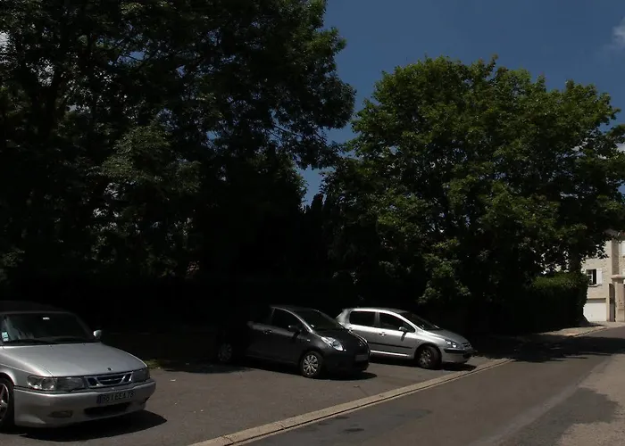 Couette-café Saint Graal 3*